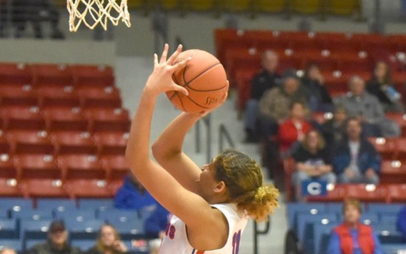 Blue Dragons Complete 18-point Comeback at Coffeyville