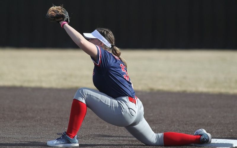 Blue Dragons Drop First Game of Season