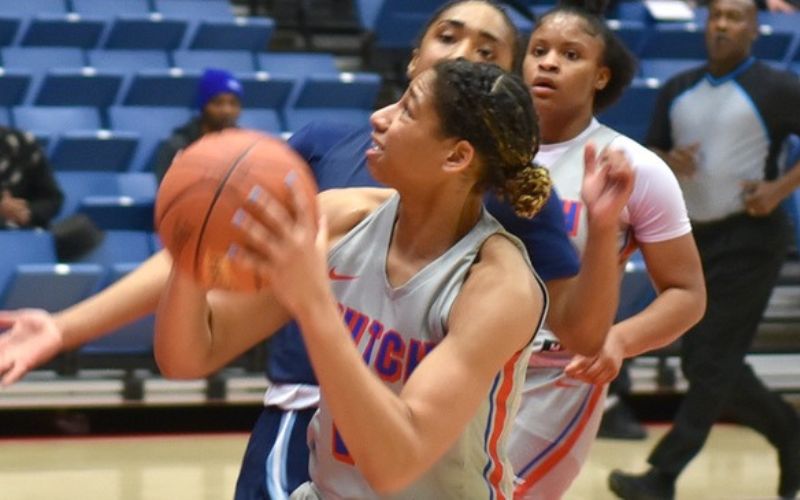 Dragons Reach 20-Win Mark; Duffy Posts 7th Double-Double