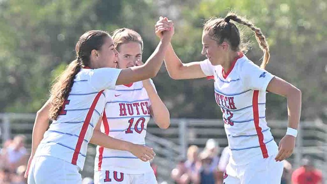 Blue Dragons Get Key Road Win at Coffeyville