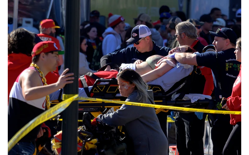 Shooting at Kansas City Chiefs Victory Parade Kills 1 Person, Injures Multiple People