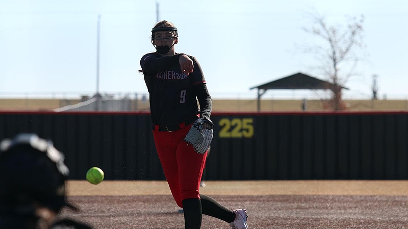 Softball Bulldogs Drop Two to Doane