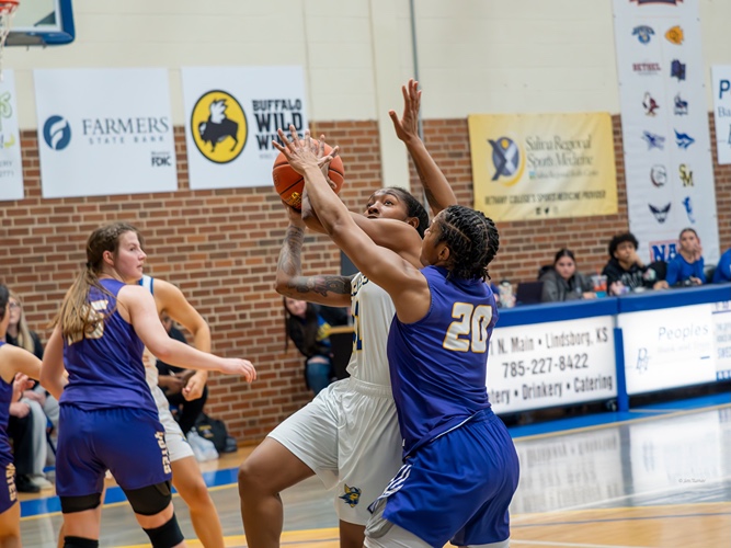 Swedes Fall Short in Four Point Loss to the Valor