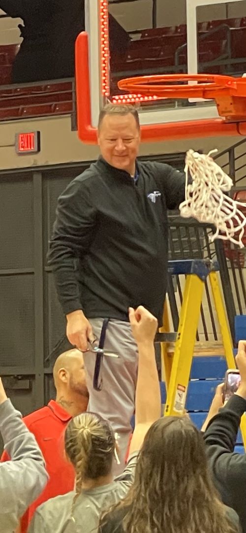 Still perfect! Blue Dragon women edge Butler to win Region 6 championship