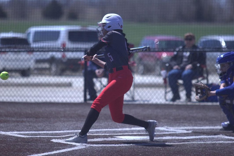 Softball Bulldogs Split with Saint Mary