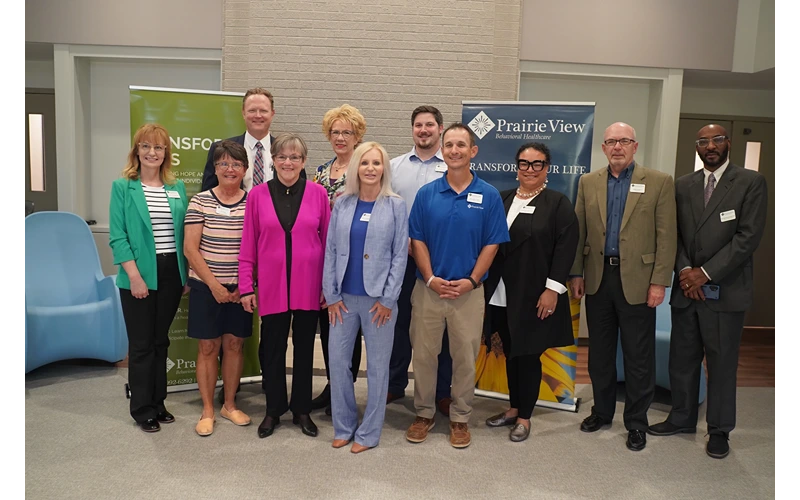 Governor Kelly Tours Prairie View, Inc. on “Healthy Workers, Healthy Economy” Tour