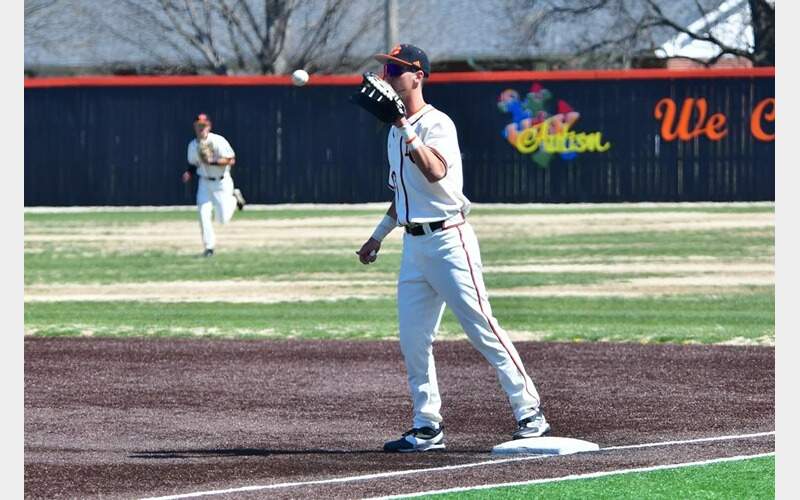 Baseball Panthers Fall Twice To Cowley