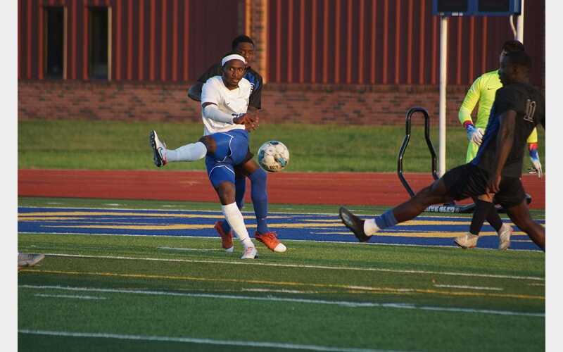 Men’s Soccer Swedes Lose to Southwestern at Home