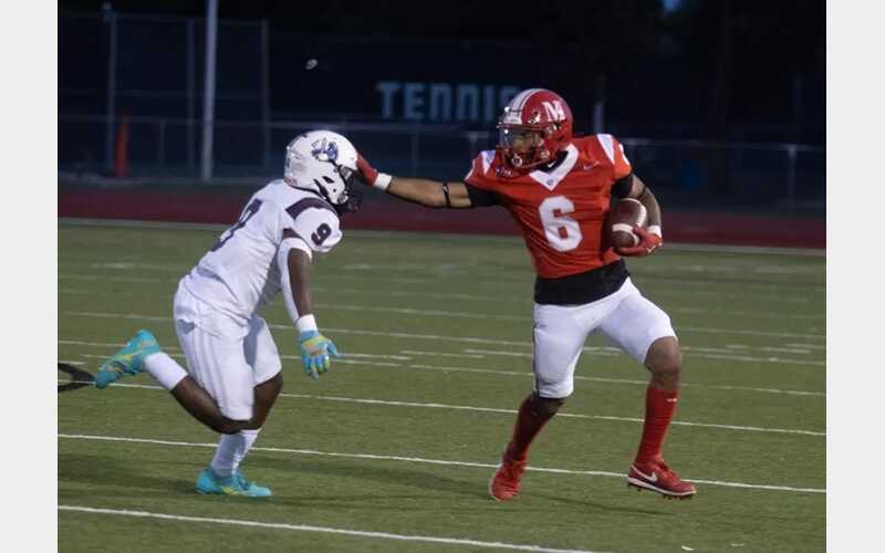 Football Bulldogs Pick Up Third Straight Win over Ottawa