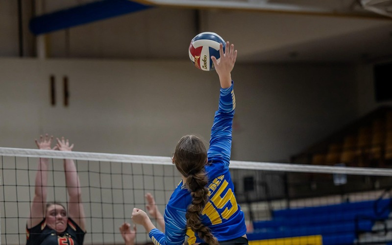 Bethany Volleyball Battles the Braves, but Come Up Short