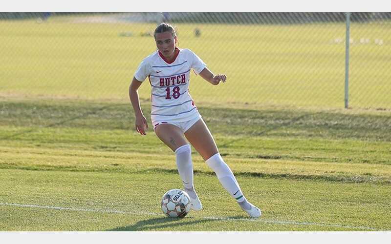 Rogers’ 2 Goals, Marx’s 3 Assists Power Women’s Soccer Dragons