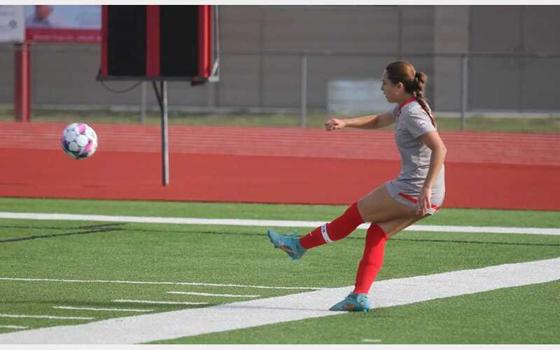 Bulldog Women’s Soccer Falls to Ottawa In Home Finale