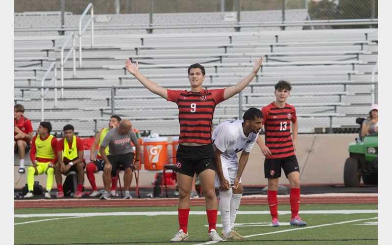 Men’s Soccer Bulldogs Snap Losing Skid with 5-0 Win