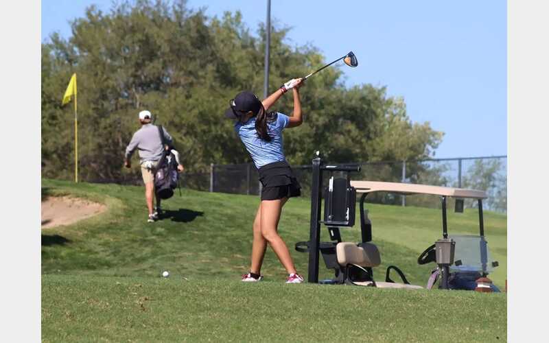 Women’s Golf Bluejays Compete at Central Plains Invitational