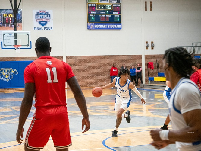 Men’s Basketball Swedes Bounce Back with Win over Broncos