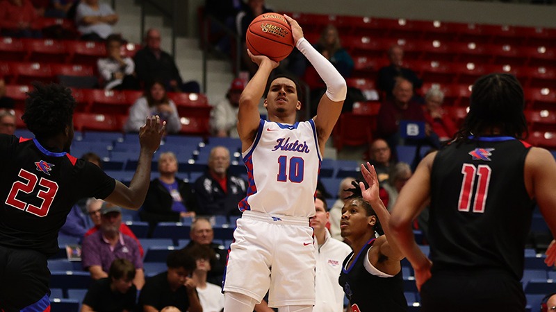 Men’s Basketball Blue Dragons Upset by Blue Devils