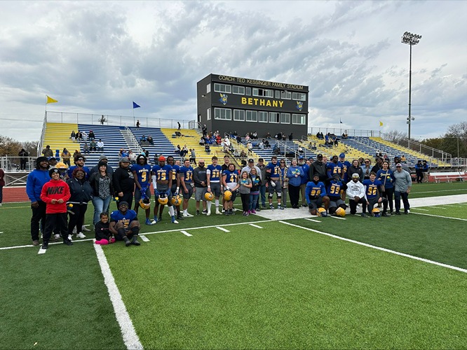 Football Swede Seniors Come Alive in Second Half; Fall to No. 22 Falcons