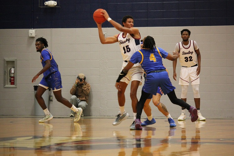 Slow Start Turns Into Big Road Win for Warriors