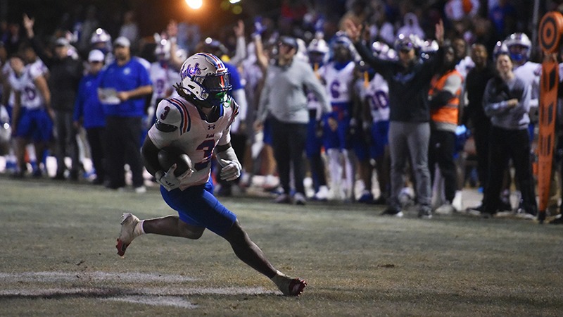 Football Dragons Advance to NJCAA Title Game