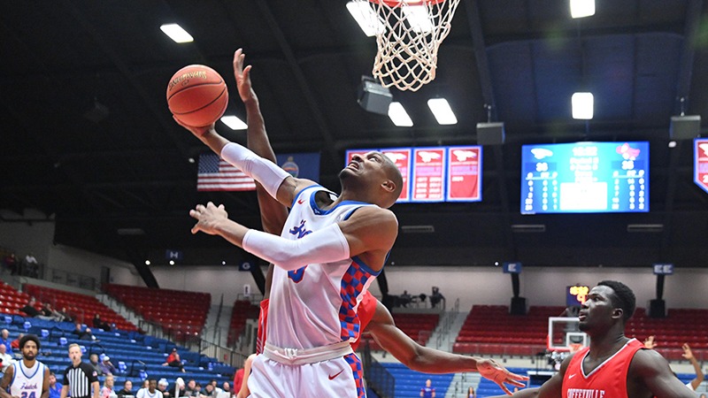 Coffeyville Edges Blue Dragons at Arena