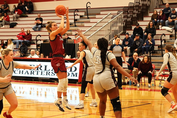 Clason Puts Up 30 in Sterling WBB’s Loss to Friends