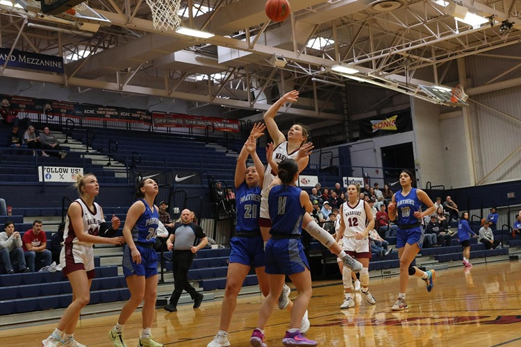 Four Lady Warriors in Double Figures in Dominant Performance over York