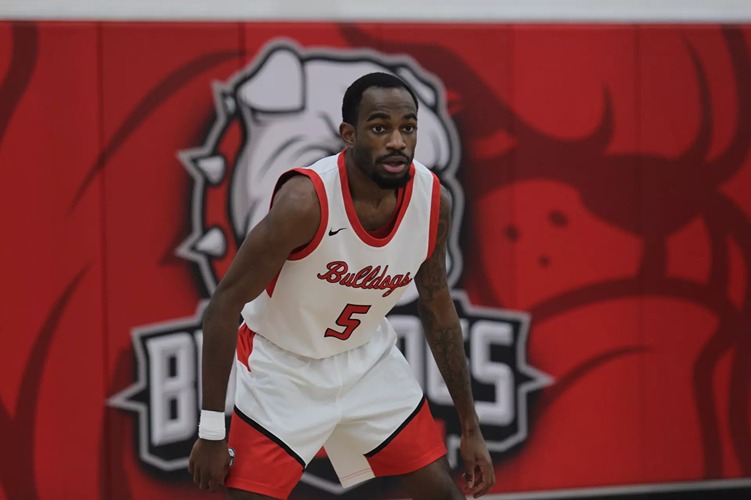 Bulldogs Upend Southwestern for Huge Road Victory