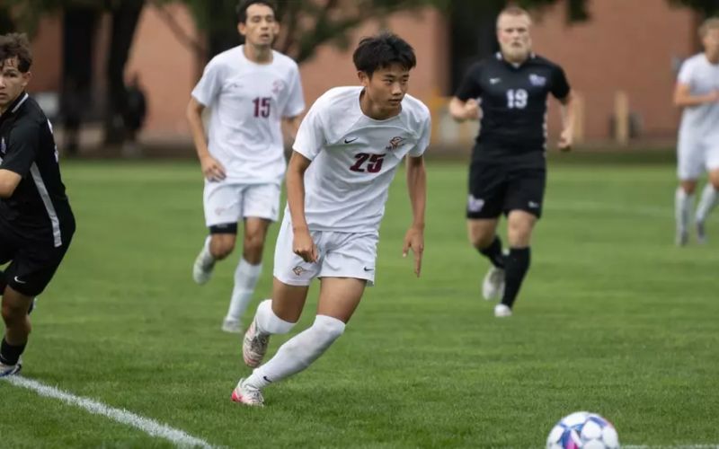 Men’s Soccer Blows Past Falcons