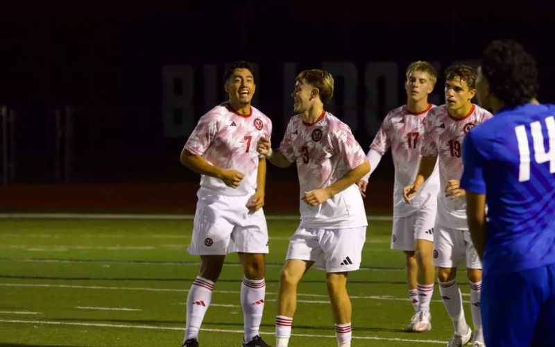 Bulldog men’s Soccer Hold Off Bethany 4-3 at Home