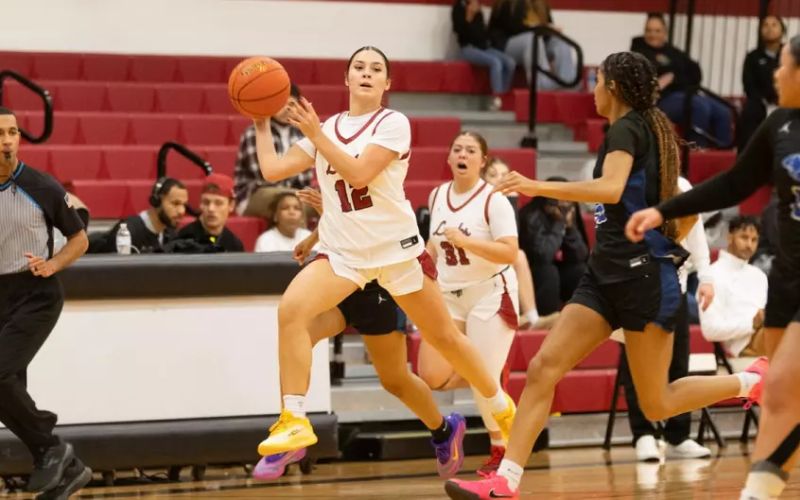 Hesston Women’s Basketball Falls Just Short Against Bulldogs