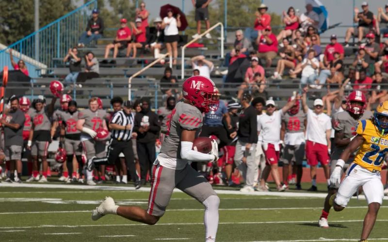 Second Half Dominance Lifts Bulldogs Football 37-13 over Bethany