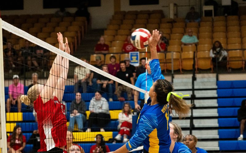 Bethany Volleyball Battle Threshers, But Fall in Three