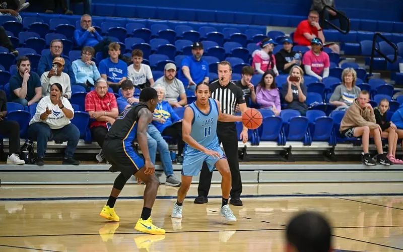 Tabor Men’s Basketball Unable to hang onto Late Lead, Fall to Tigers in Season-Opener