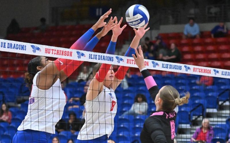 Blue Dragon Volleyball Earns Sweep To Extend Win Streak over Beavers