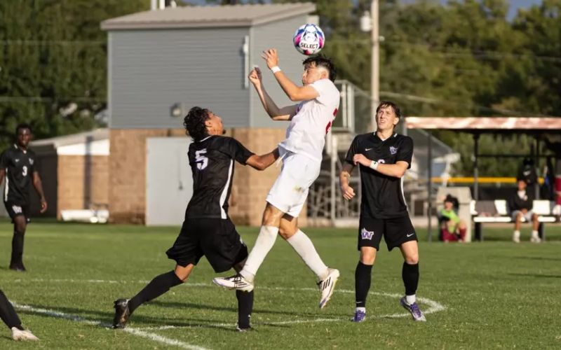 Late Goal Leads Larks Men’s Soccer past Randall Saints