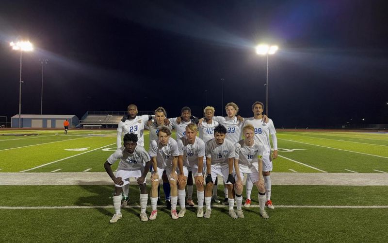 Swede Men’s Soccer Fall to Ottawa in Tough Night at Home