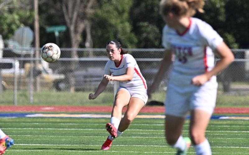 Dragon Womens’s Soccer Grind Out 1-0 Victory at Dodge City