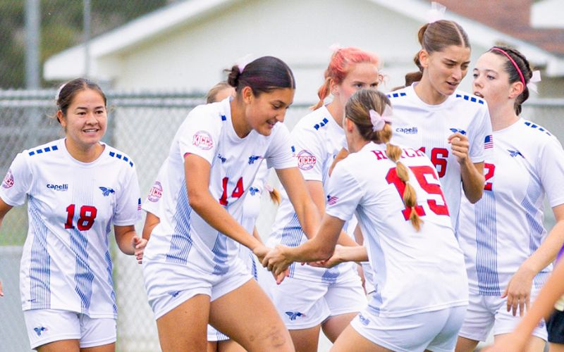 No. 18 Dragon Women’s Soccer Earns Key 1-1 Draw with Grizzlies