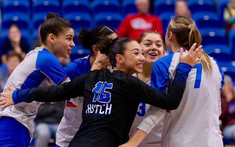 Blue Dragon Volleyball Earns KJCCC Sweep of Thunderbirds