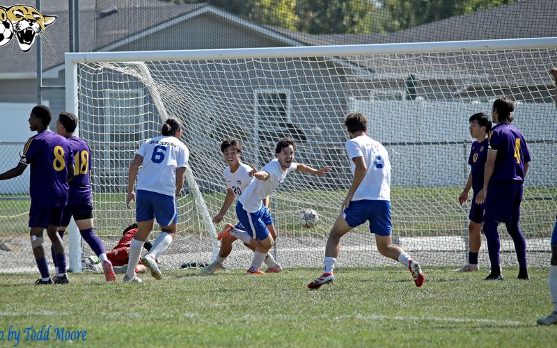 No. 8 Cougars prevail 3-2 in top-15 battle with No. 11 Dodge City