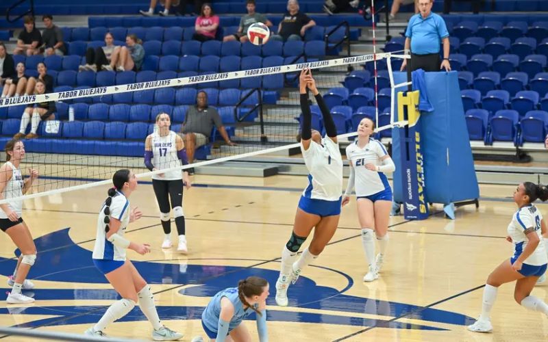 Bluejay Volleyball Rolls over Southwestern in Saturday Matinee