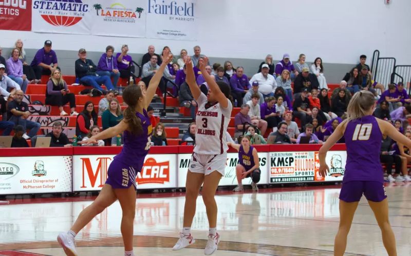 Bulldog Women’s Basketball Come Up Short Against Coyotes, 66-52