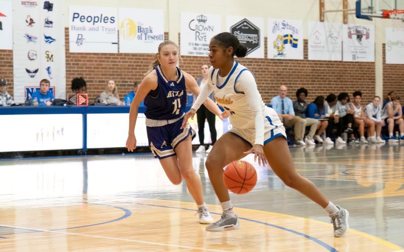 Swede Women’s Basketball rallies late, but falls short in KCAC Opener