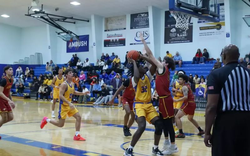 Tigers Defeat Manhattan Christian on The Road