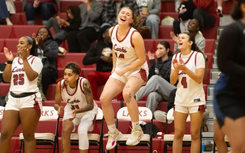 Big Second Quarter Lifts Larks Women’s Basketball Past Manhattan Christian
