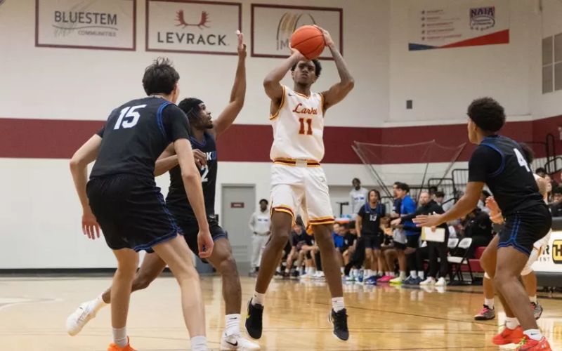Larks Men’s Basketball Battle Through Two at Bethel Classic