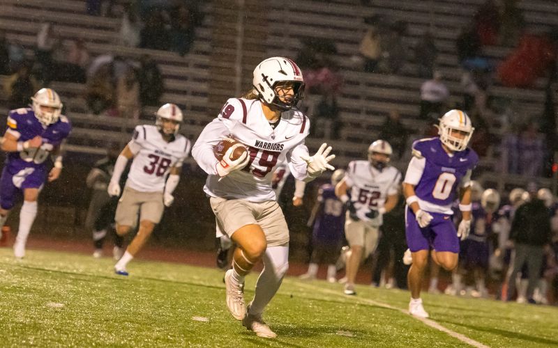 Warriors fall to No. 21 ranked Bulldogs in final game of season