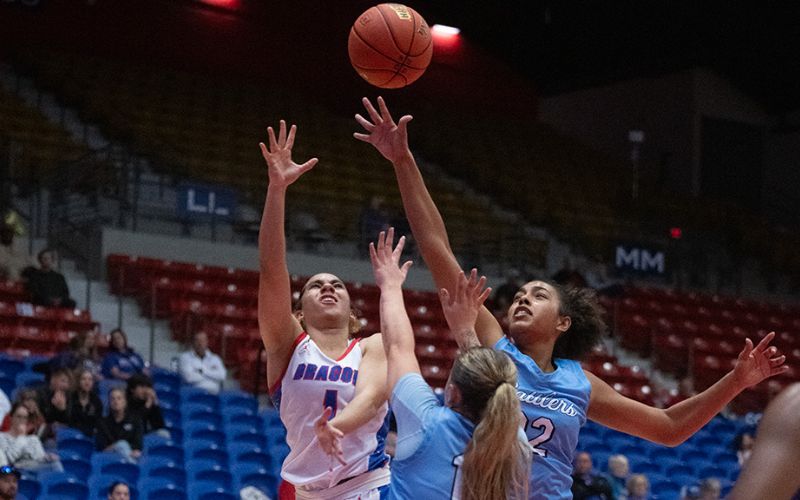 Brown Paces NO.19 Blue Dragon Women’s basketball Past Otero