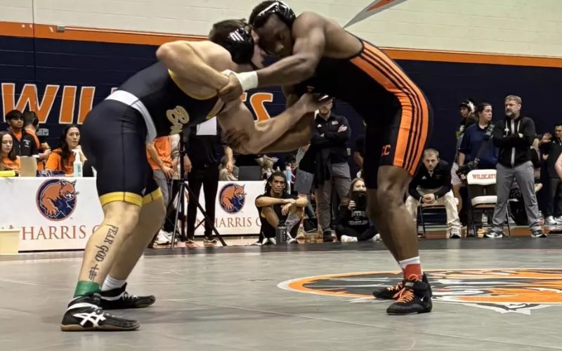 Wrestling Competes at Dan Harris Open