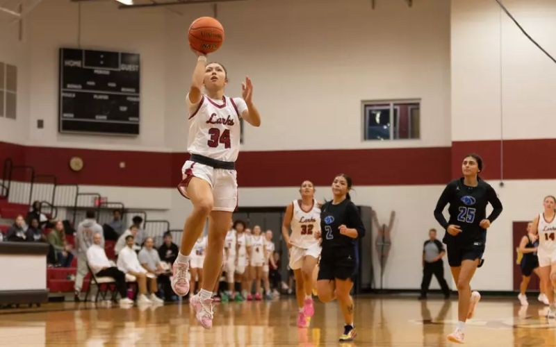 Larks Wrap Up Two-Game Road Trip in Texas